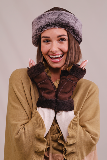 Sheepskin Fingerless Mittens with matching Hat (T9560)