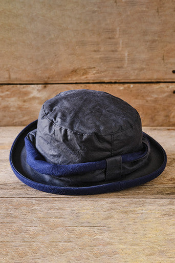 Wax Twist Hat in Navy